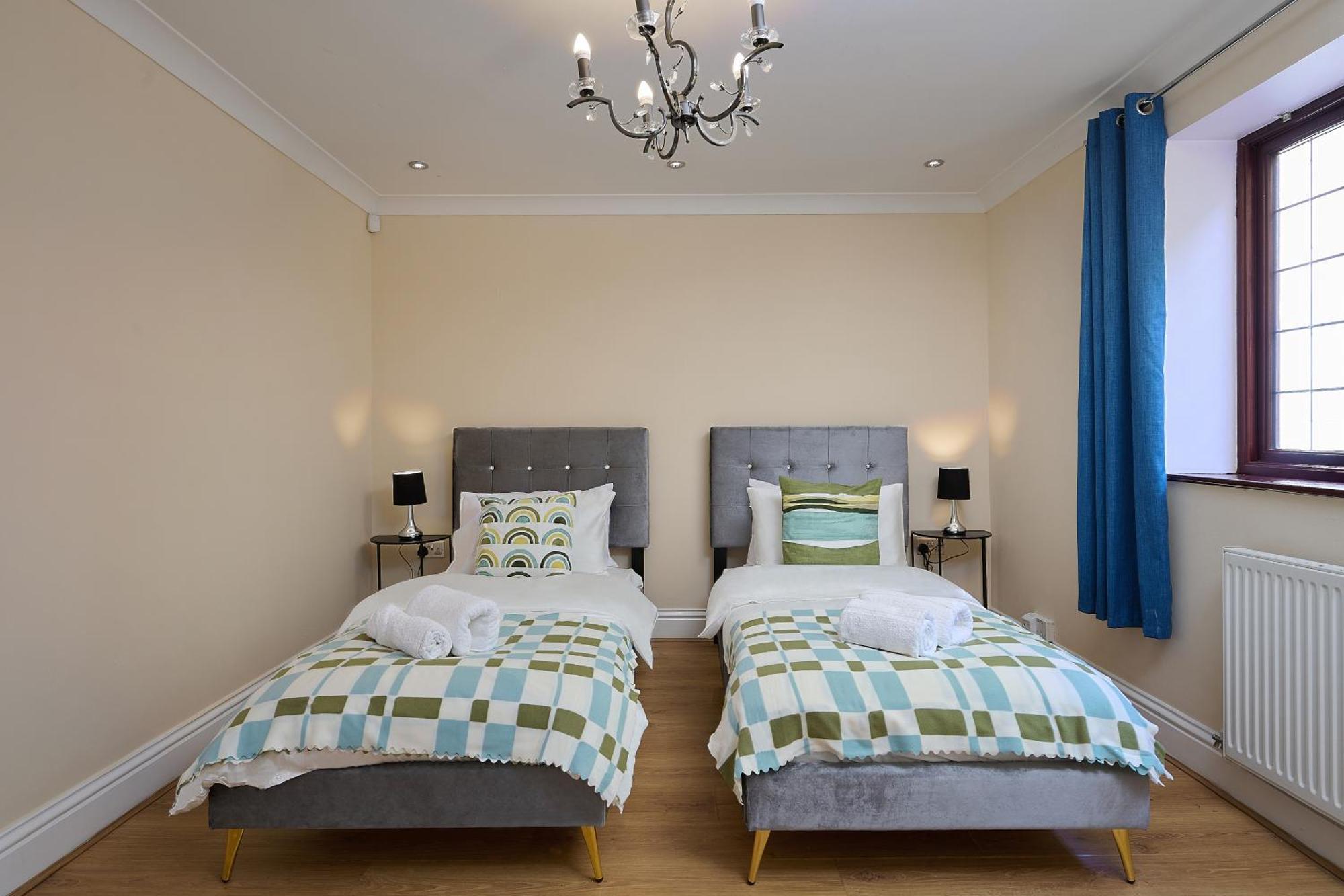 Spacious Home For Large Families And Contractors Wolverhampton Exterior foto